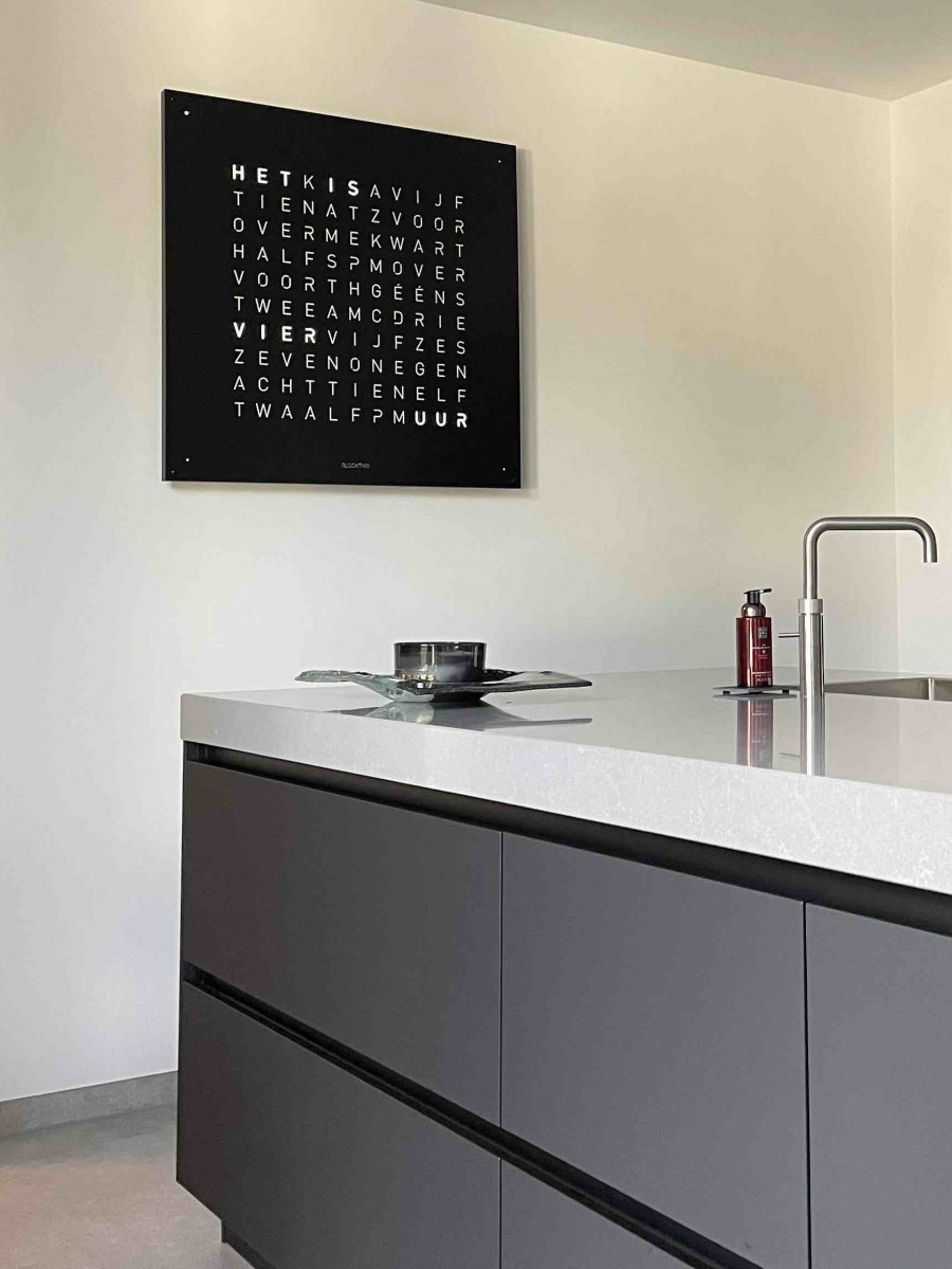 QLOCKTWO Earth 90 Black Pepper